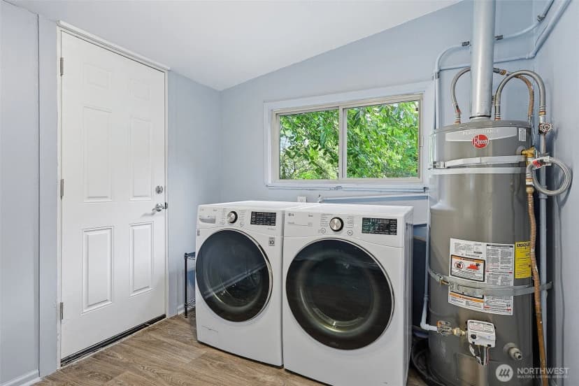 Property photo for 17633 10th Avenue Ne, Shoreline photo 15