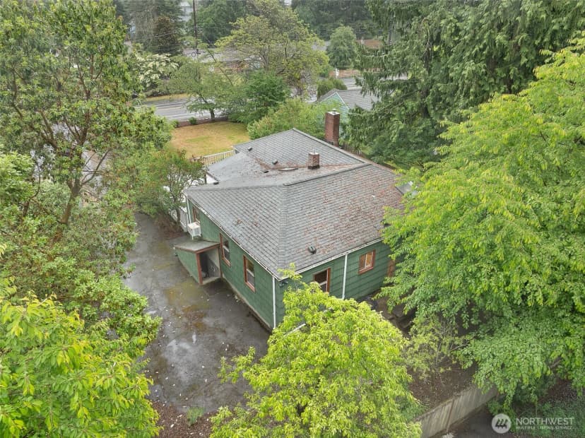 Property photo for 17633 10th Avenue Ne, Shoreline photo 32