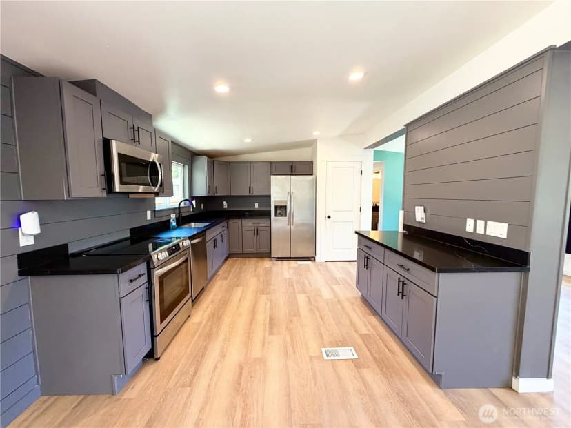 Property photo for 6589 Ne Center Street, Suquamish photo 10