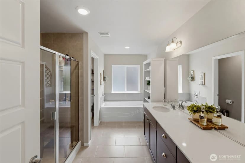 Property photo for 23546 Granite Court, Black Diamond photo 19