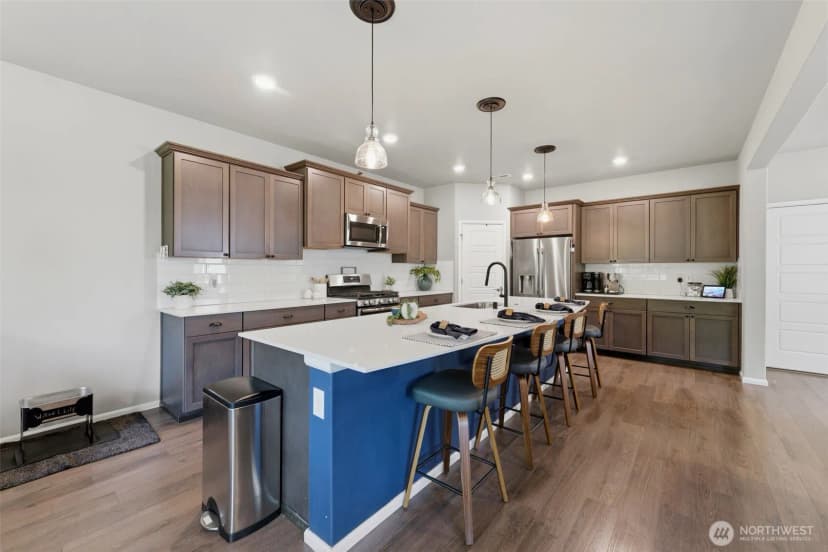 Property photo for 23546 Granite Court, Black Diamond photo 10
