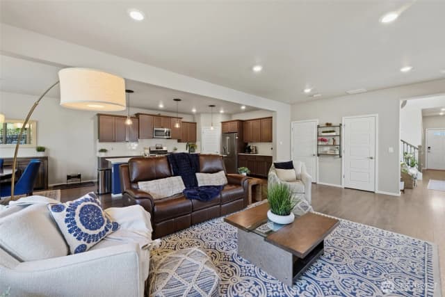Property photo for 23546 Granite Court, Black Diamond photo 3