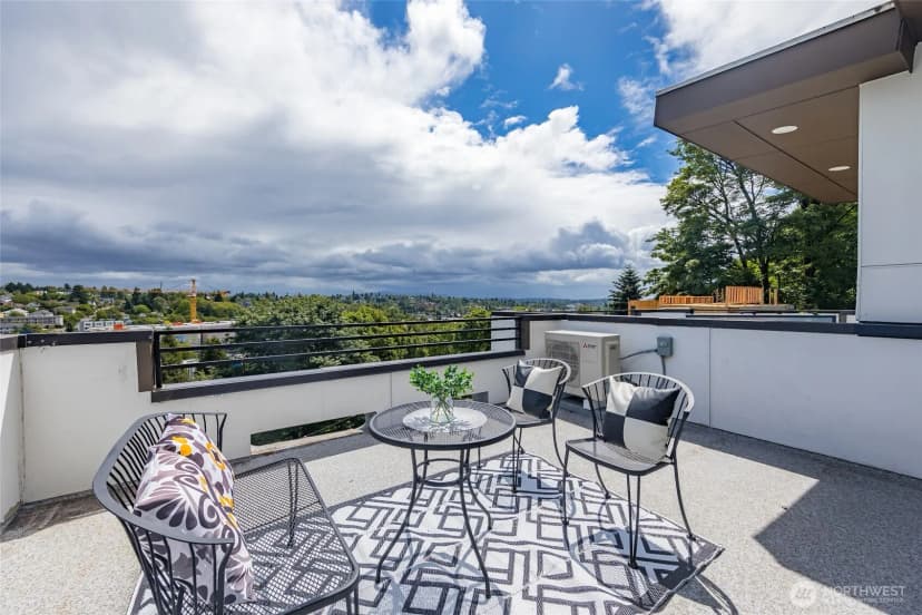 Property photo for 1019 Sturgus Avenue S #b, Seattle photo 5