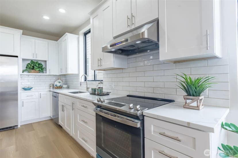 Property photo for 1019 Sturgus Avenue S #b, Seattle photo 9