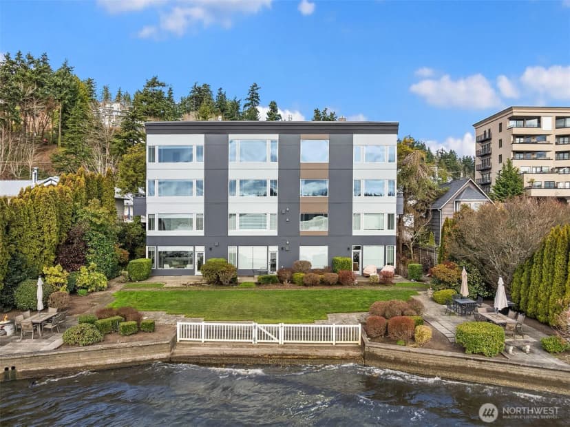 Property photo for 9039 Juanita Drive #304, Kirkland