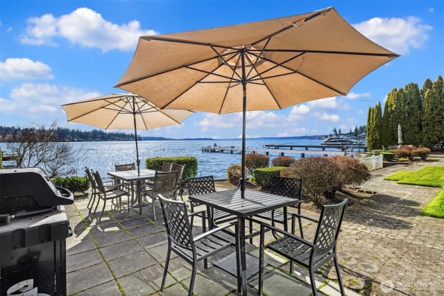 Property photo for 9039 Juanita Drive #304, Kirkland photo 2