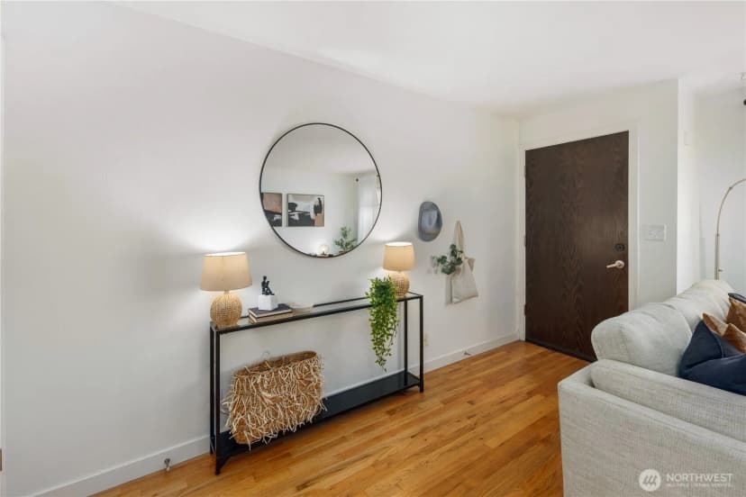 Property photo for 7106 California Avenue Sw #101, Seattle photo 4