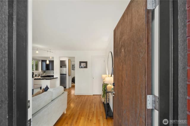 Property photo for 7106 California Avenue Sw #101, Seattle photo 3