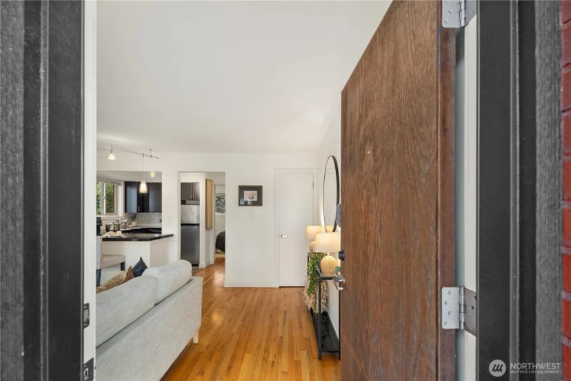 Property photo for 7106 California Avenue Sw #101, Seattle photo 3