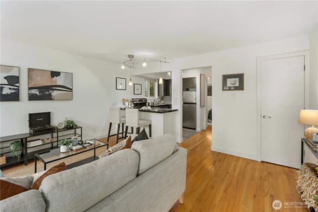 Property photo for 7106 California Avenue Sw #101, Seattle photo 5