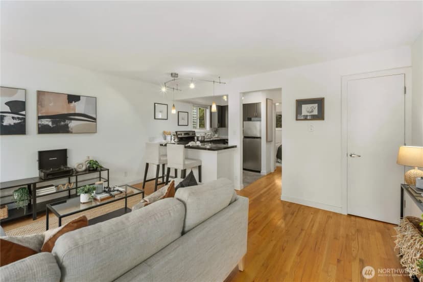 Property photo for 7106 California Avenue Sw #101, Seattle photo 5