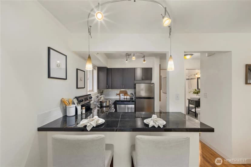 Property photo for 7106 California Avenue Sw #101, Seattle photo 8