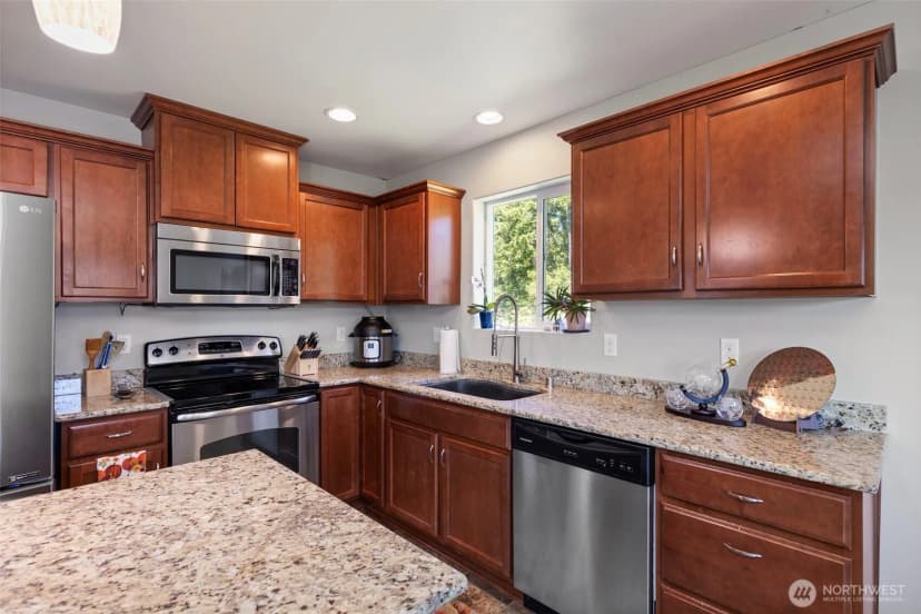 Property photo for 2258 Se Upchurch Way, Port Orchard photo 10