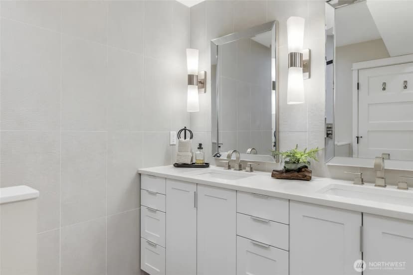Property photo for 20426 73rd Place Ne, Kenmore photo 31