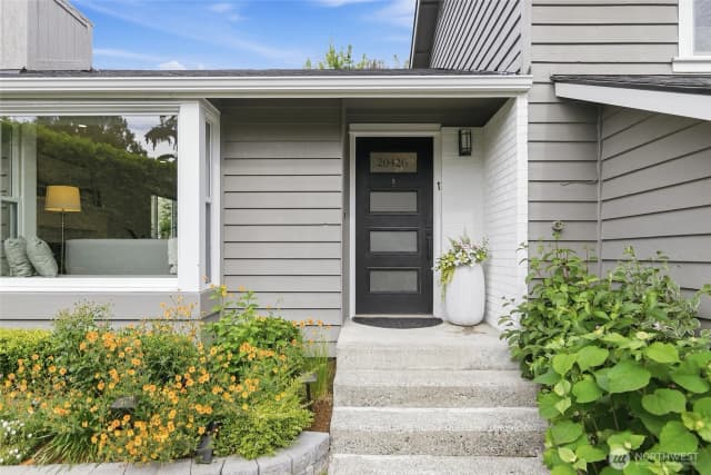 Property photo for 20426 73rd Place Ne, Kenmore photo 3