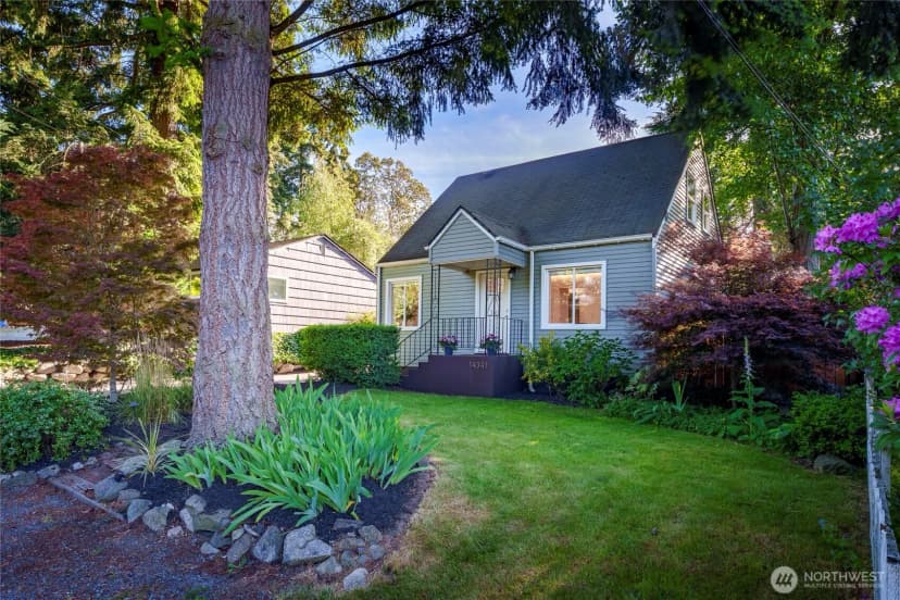 Property photo for 14341 Interlake Avenue N, Seattle photo 2