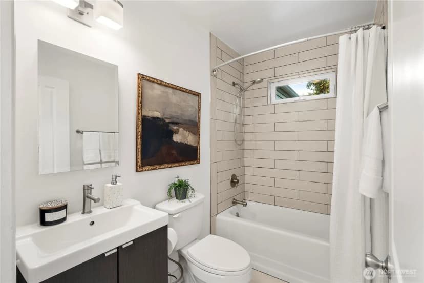 Property photo for 14341 Interlake Avenue N, Seattle photo 17