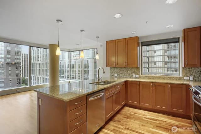 Property photo for 10650 Ne 9th Place #1520, Bellevue photo 2