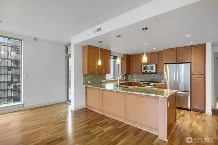 Property photo for 10650 Ne 9th Place #1520, Bellevue photo 6