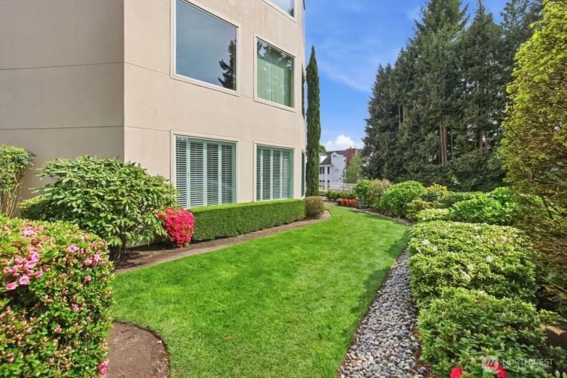 Property photo for 10000 Meydenbauer Way Se #1, Bellevue photo 33