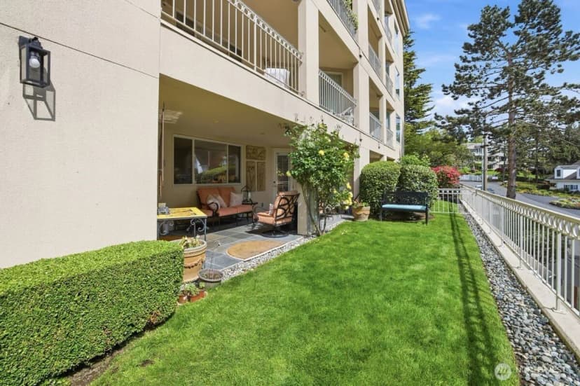 Property photo for 10000 Meydenbauer Way Se #1, Bellevue photo 31