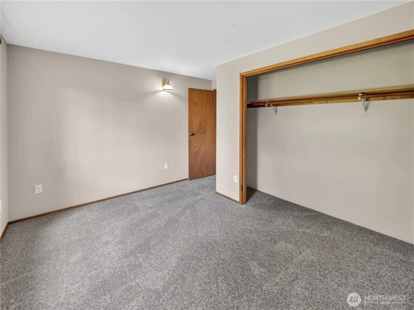 Property photo for 22430 Se 392nd Street, Enumclaw photo 14