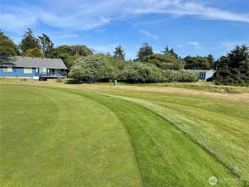 Property photo for 301 Octopus Avenue Ne, Ocean Shores photo 13