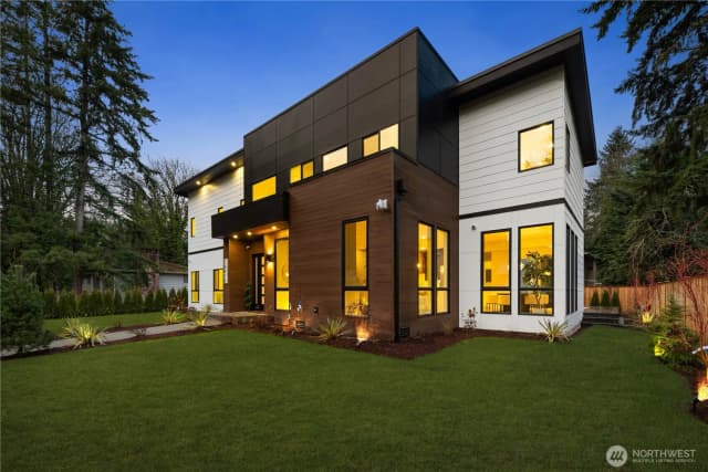 Property photo for 10416 130th Avenue Ne, Kirkland photo 3