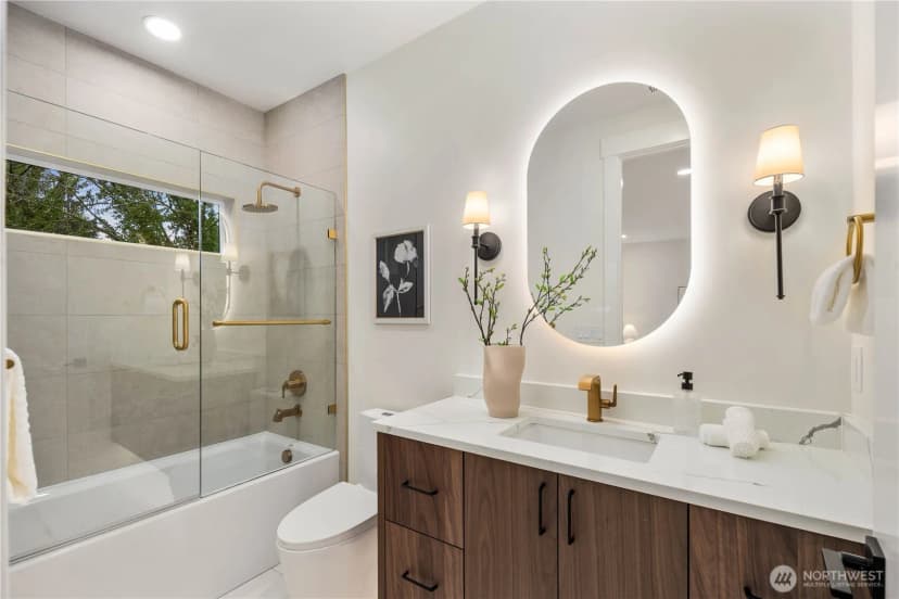 Property photo for 10416 130th Avenue Ne, Kirkland photo 33
