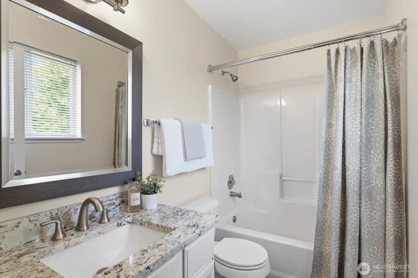 Property photo for 8128 Ne 161st Place, Kenmore photo 21