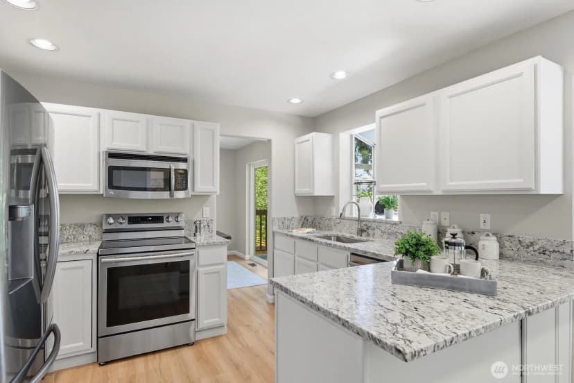 Property photo for 8128 Ne 161st Place, Kenmore photo 8