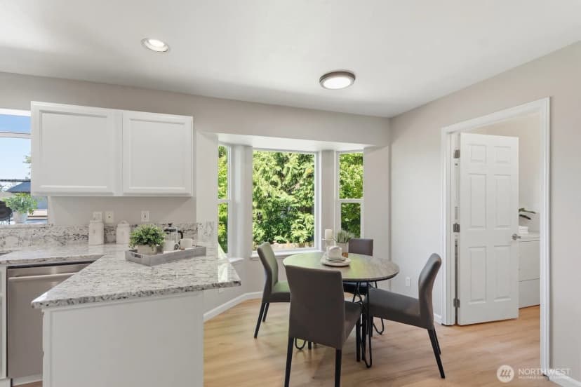 Property photo for 8128 Ne 161st Place, Kenmore photo 10