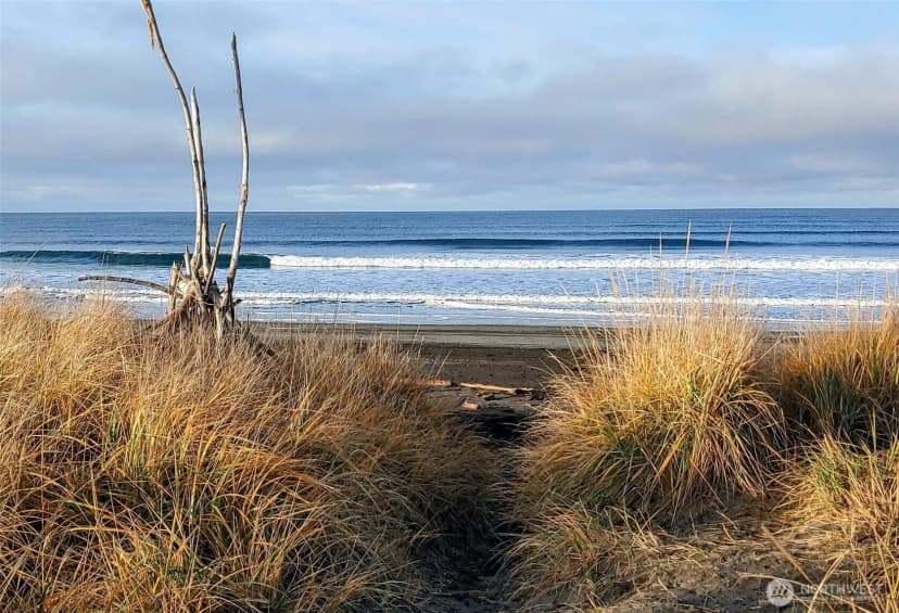 Property photo for 1003 S Sand Dune Avenue Sw #c, Ocean Shores photo 2