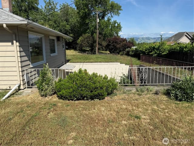 Property photo for 1413 Se Central Avenue, College Place photo 4