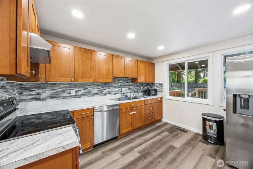 Property photo for 6425 Nyanza Park Drive Sw, Lakewood photo 8