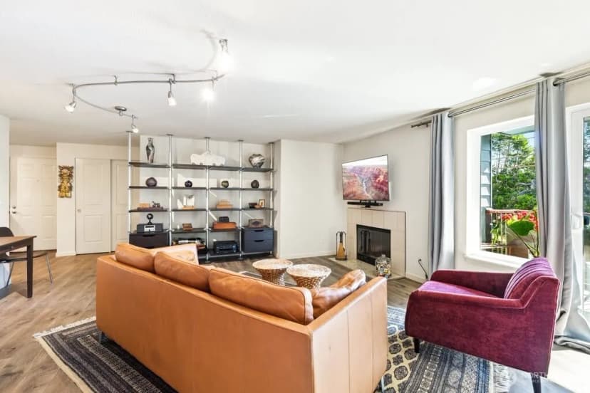 Property photo for 3045 20th Avenue W #202, Seattle photo 2