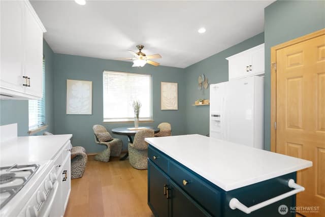 Property photo for 8542 Bainbridge Loop Ne, Lacey photo 4