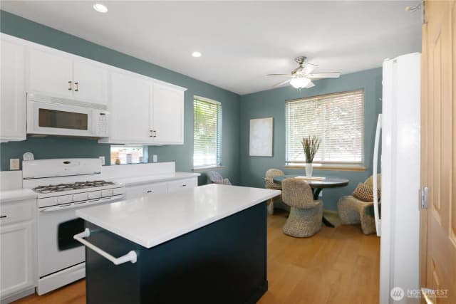 Property photo for 8542 Bainbridge Loop Ne, Lacey photo 3
