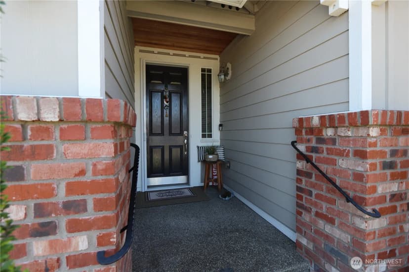 Property photo for 8542 Bainbridge Loop Ne, Lacey photo 2