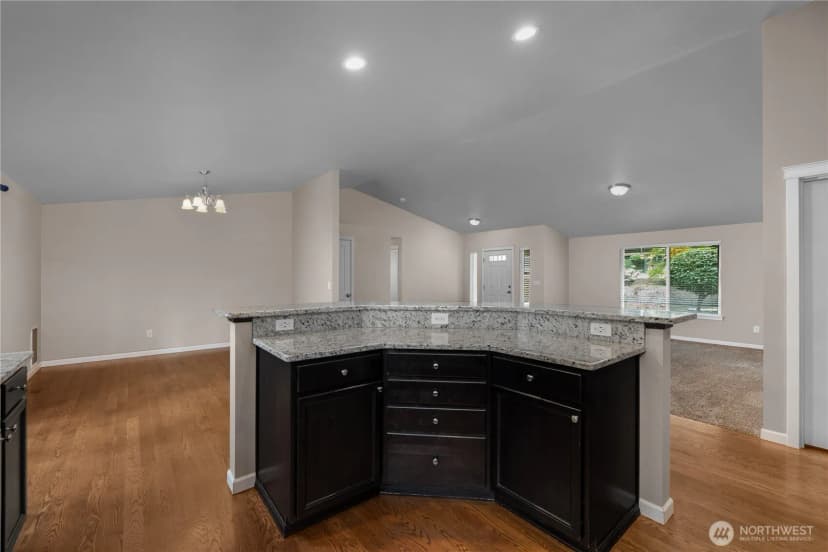 Property photo for 840 E Timberlake Drive E, Shelton photo 11