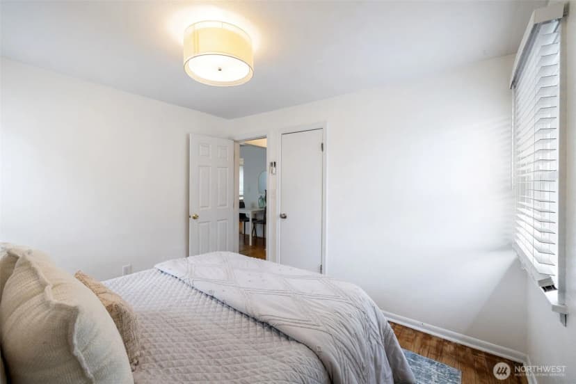 Property photo for 9456 21st Avenue Sw #c, Seattle photo 18