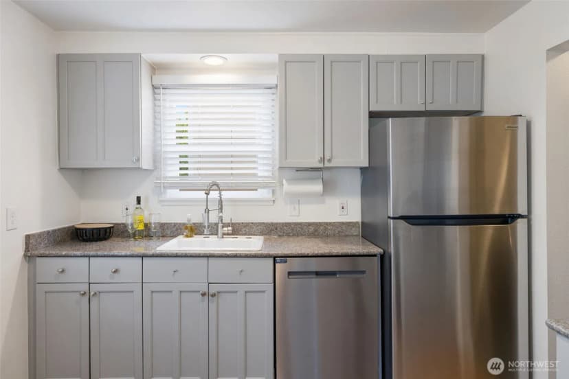 Property photo for 9456 21st Avenue Sw #c, Seattle photo 10