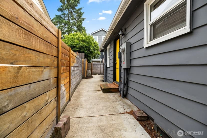 Property photo for 9456 21st Avenue Sw #c, Seattle photo 6
