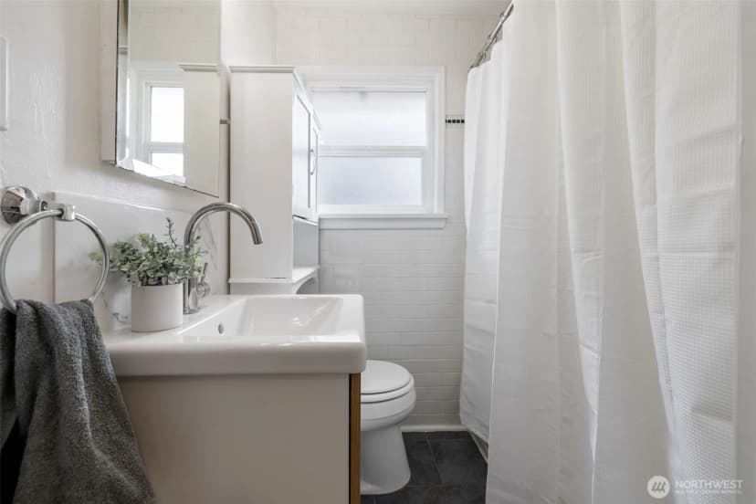 Property photo for 9456 21st Avenue Sw #c, Seattle photo 14