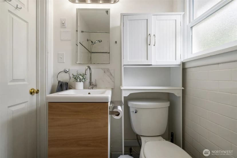 Property photo for 9456 21st Avenue Sw #c, Seattle photo 13