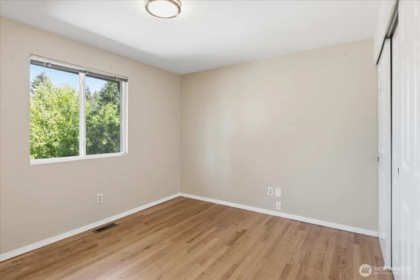Property photo for 9216 169th Place Ne, Redmond photo 17