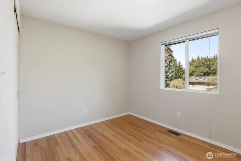 Property photo for 9216 169th Place Ne, Redmond photo 19