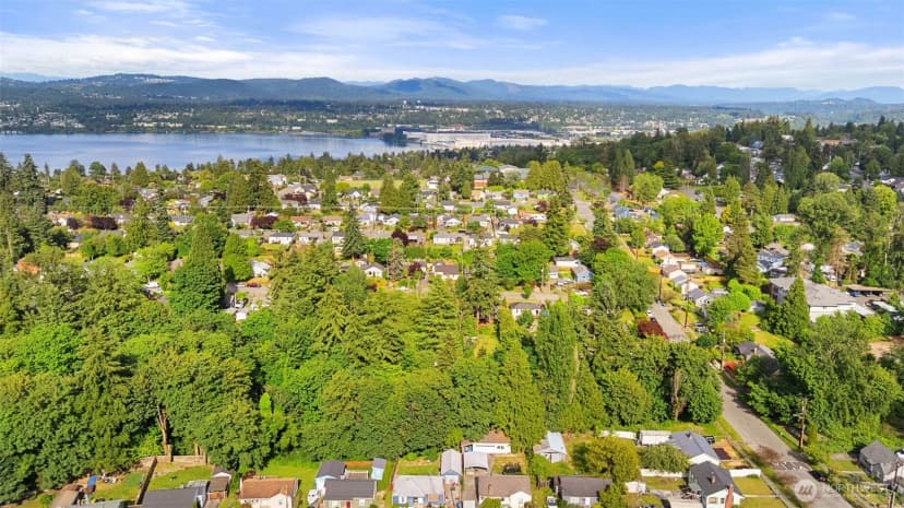 Property photo for 11419 Crestwood Drive S, Seattle photo 29