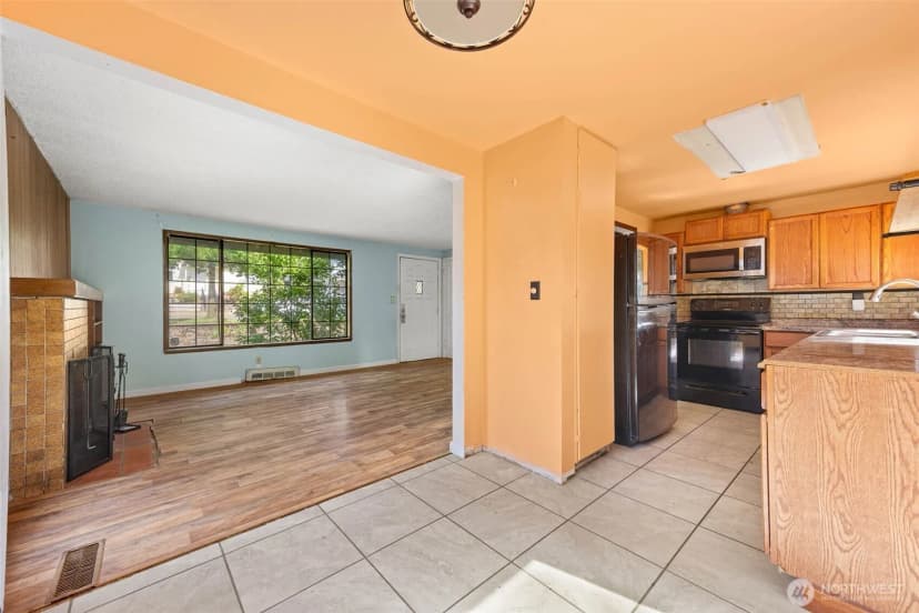 Property photo for 11419 Crestwood Drive S, Seattle photo 8