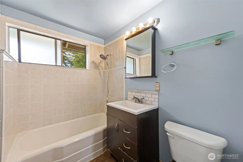 Property photo for 11419 Crestwood Drive S, Seattle photo 14